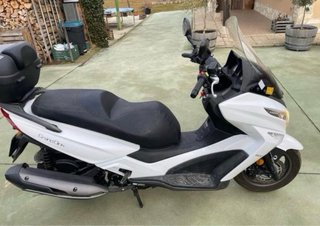 Vendo Moto KYMVO GRAND DINK 300 cc