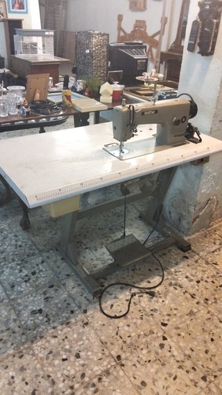 Máquina de coser industrial Brother