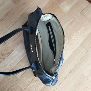 Bolso de piel gris Cats