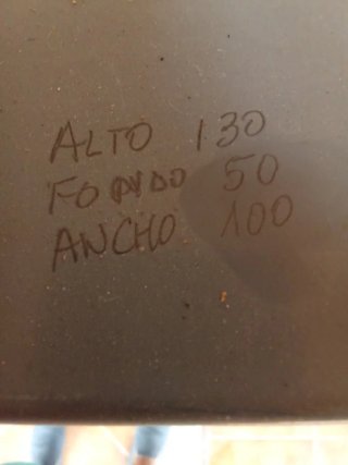 Estantería metálica gris