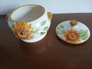 Zuppiera o centrotavola con girasoli