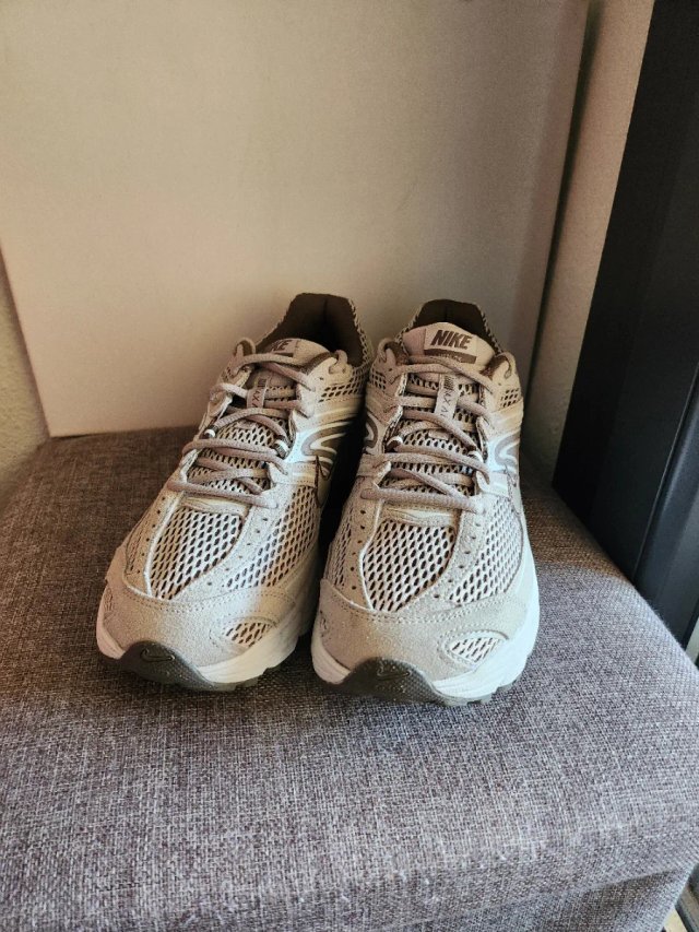 Nike Air Max Moto 2K Beige/Gris