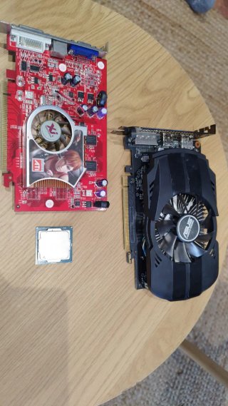 2 Tarjetas Gráficas ASUS y ATI + Procesador pack