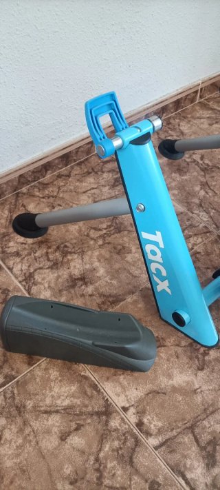 Rodillo Tacx Bicicleta y soporte nuevo