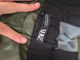 Pantalones cortos efecto piel verde