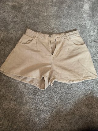 Pantalones cortos efecto piel verde