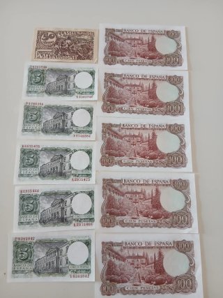 Lote 32 Billetes Españoles.