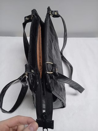 BOLSO BANDOLERA NEGRO DOS ASAS LARGAS
