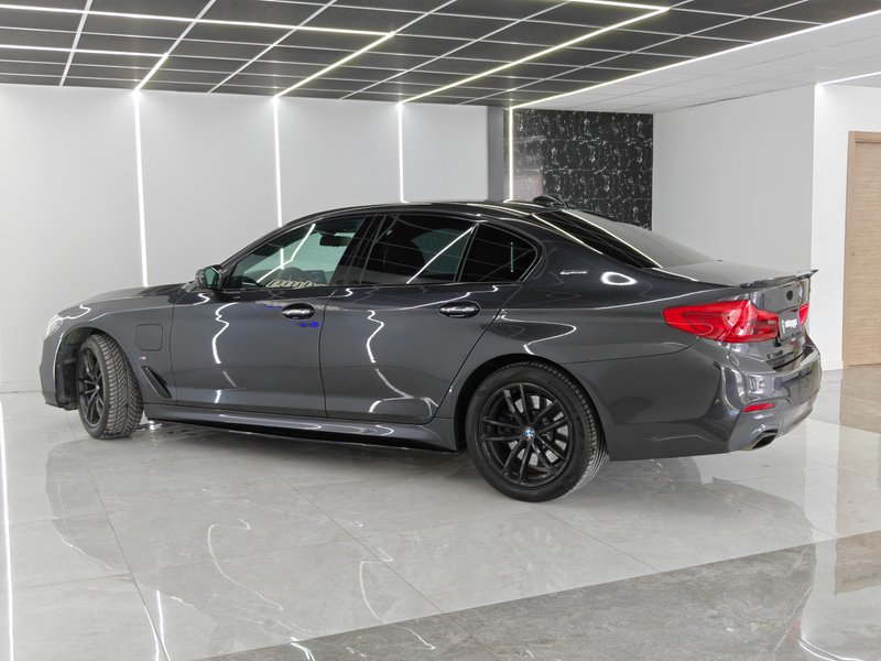 BMW Serie 5 2017, foto 4