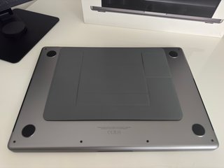 MacBook Pro M3 con 1TB, Factura, Batería 100%