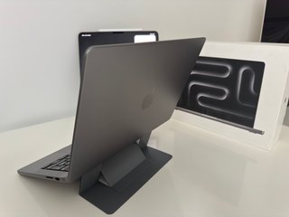 MacBook Pro M3 con 1TB, Factura, Batería 100%