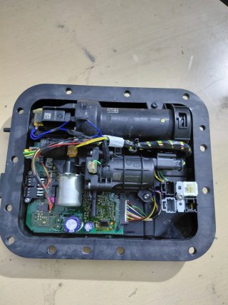 Depósito Adblue Peugeot 208 (2017) PARA REPARAR