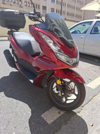 Honda PCX 125 Roja - Como Nueva