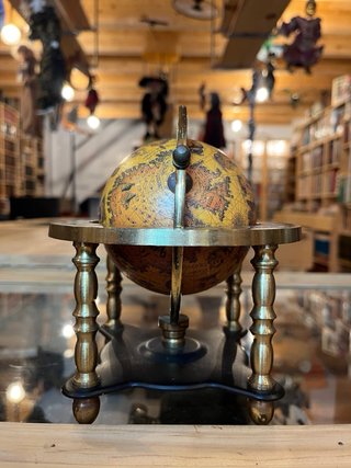 Globo terraqueo metallico vintage