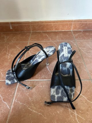 Tacones Miista Negros
