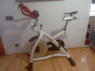 Bicicleta Spinning Vixxon Blanca y Roja