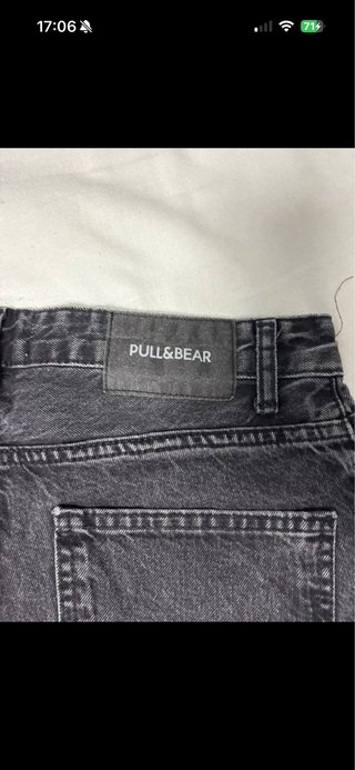 Pantalones cortos negros rotos