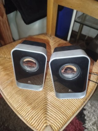 Altavoces Logitech con Subwoofer