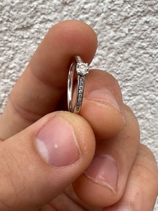 Anillo de compromiso oro blanco con diamantes 18k