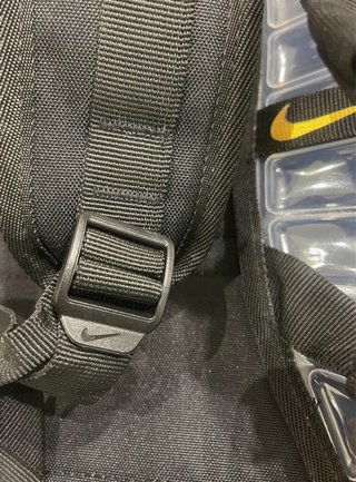 Mochila Nike Elite Negra y Dorada