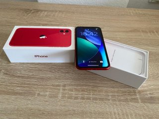 iPhone 11 Rojo 64GB + Powerbank y Cargador nuevos