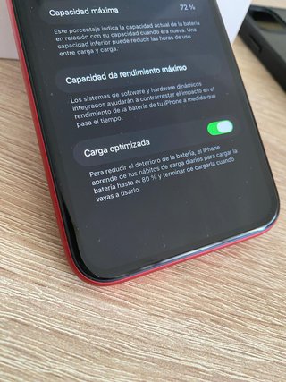 iPhone 11 Rojo 64GB + Powerbank y Cargador nuevos
