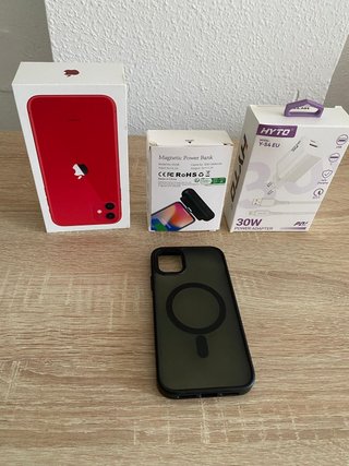 iPhone 11 Rojo 64GB + Powerbank y Cargador nuevos