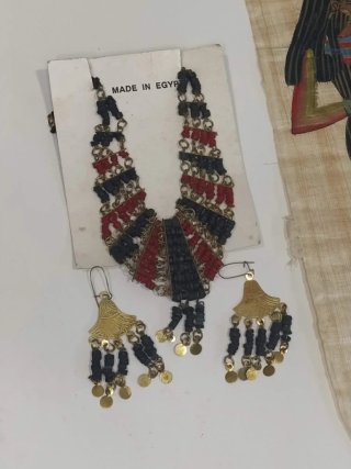 Conjunto bisutería egipcia vintage rojo y negro