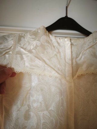 Vestido de niña para eventos beige