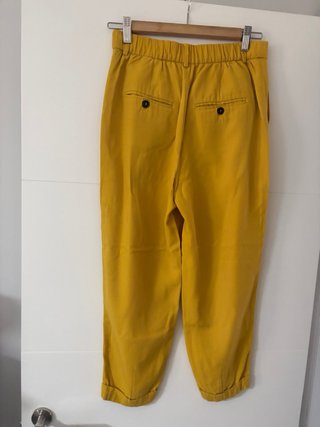 Pantalón vestir amarillo