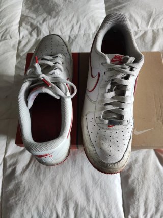 Nike Air Force 1 Blancas y Rojas