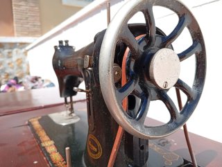 Máquina de coser Singer antigua