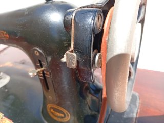 Máquina de coser Singer antigua