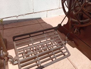 Máquina de coser Singer antigua