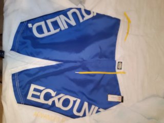2 bermudas Ecko Unltd Azul y Blanco, verde.