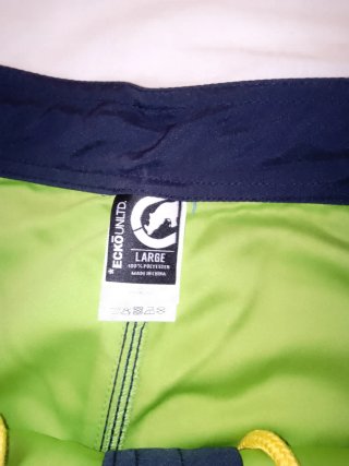 2 bermudas Ecko Unltd Azul y Blanco, verde.