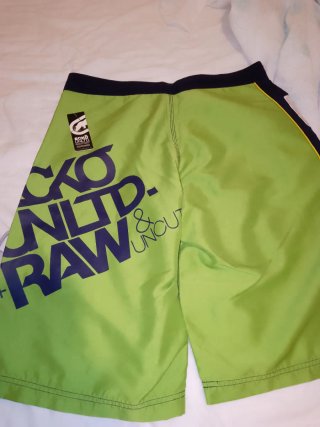 2 bermudas Ecko Unltd Azul y Blanco, verde.