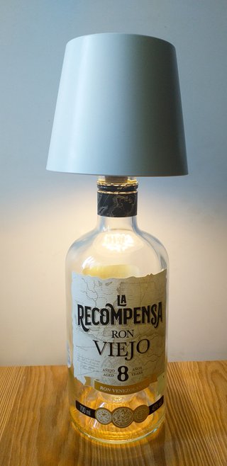 Lampara de mesa sin cables "La Recompensa"