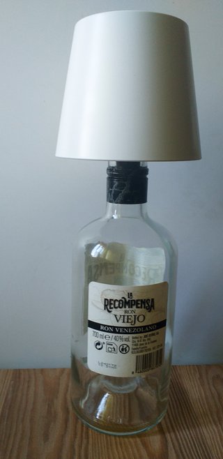 Lampara de mesa sin cables "La Recompensa"