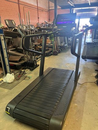 Technogym SKILLRUN Cinta de Correr Alto Rendimient