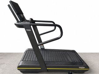 Technogym SKILLRUN Cinta de Correr Alto Rendimient