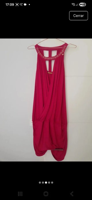Vestido rosa con escote