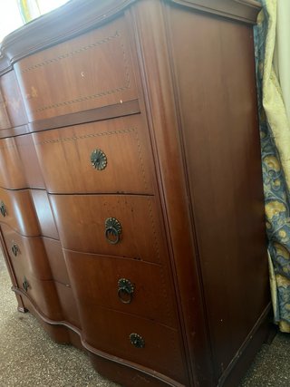 Cómoda de madera con 5 cajones