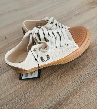 Zapatillas Fred Perry crema y Marrón 100% original