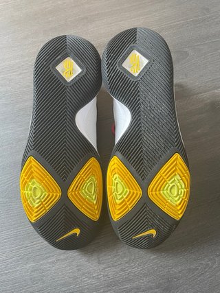 Nike Kyrie 3 Talla 47.5 Blanco/Amarillo