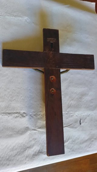 Crucifijo madera y figura bronce