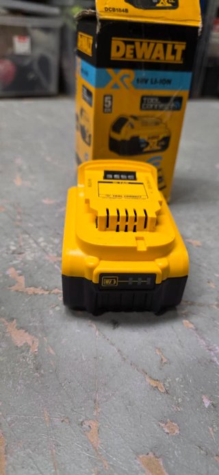Bateria DeWalt XR 18V Li-Ion 5.0Ah DCB184-XJ