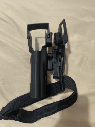 Funda táctica para pistola con linterna