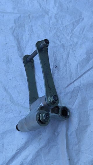 Supporto ammortizzatore MV Agusta Turismo Veloce