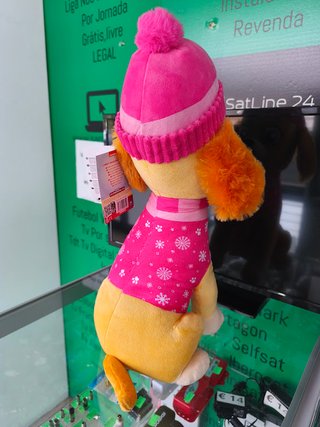 Peluche Patrulha Pata Skye de Inverno 45cm sentado